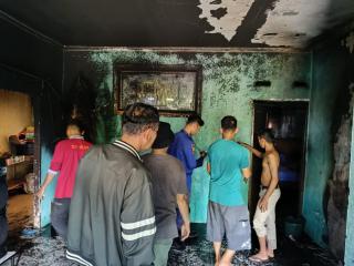 Diduga Korsleting Listrik, 1 Unit Rumah di Desa Kualu Kebakaran, DPKP Kampar Langsung Turun ke Lokas