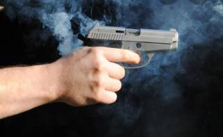 Oknum Desertir dari Polres Padang Panjang Nembak Orang di Pekanbaru