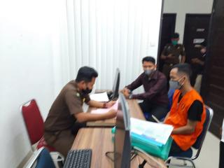 Perkara Dugaan Korupsi Mantan Kades Mentulik Hari ini Dilimpahkan ke Kejari Kampar