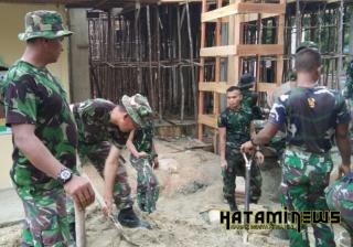 Sambut Ramadhan Anggota Koramil 01/Bkn Gotong Royong Bersama Warga Masjid di Al-Furqon