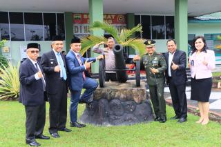 HUT TNI Ke 77 Dengan Tema TNI Adalah Kita, Pj Bupati Kampar Ucapkan Selamat