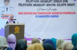Peringati Hari Kartini, Pelatihan Pembuatan Sabun dan Minyak Kelapa Sawit Resmi Dibuka Wabup Kampar