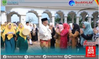 Bupati dan Wakil Bupati Rohul disambut Meriah di Islamic Center Sebagai Awal Kepemimpin Penuh Berkah