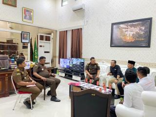 Kunjungan Silaturahmi Bawaslu Kampar, Disambut Hangat Kajari Kampar, Arif Budiman