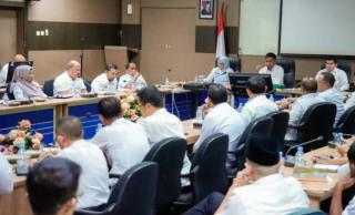 Rapat Staf Bersama Jajaran Pemkab Kampar Dipimpin Langsung Bupati Ahmad Yuzar