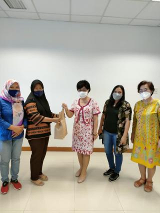 Alfamidi Gandeng IWO Sulawesi Utara Bagi Kado Ramadhan