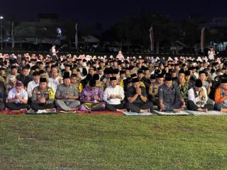 Pj Bupati Kampar Ikuti Sholat Subuh Berjamaah dan Doa Bersama Dengan Plt Gubri