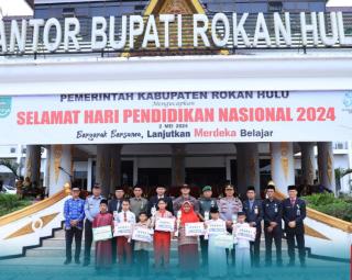 Peringati Hari Pendidikan Nasional, Pemerintah Kabupaten Rokan Hulu Gelar Upacara