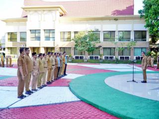 Apel Senin di Halaman Kantor Bupati, Azwan: Perlu Peningkatan Terus Kedisiplinan ASN dan THL