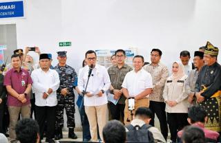 Kunjungan Menteri PPMI Dihadiri Bupati Bengkalis Kasmarni di Pelabuhan Internasional Dumai