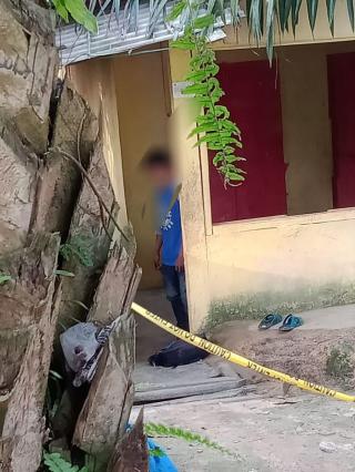 Heboh. Seorang Mayat  Laki - Laki Ditemukan Posisi Gantung Diri Di Tualang