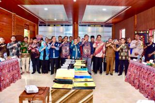 Pj Bupati Kampar Didampingi KPK RI, Penilaian Desa Anti Korupsi di Desa Pulau Gadang