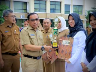 Pj Bupati Diwakili Asisten lll Serahkan Berbagai Penghargaan dan Pemenang Lomba, Peringati HKN Ke 59