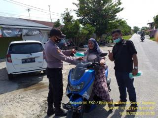 Sambut Hari Jadi Polwan Ke - 72, Polwan Polres Siak Bagi Bagi Sembako.