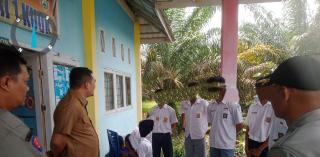 SatPol PP Kampar Gelar Patroli di Wilayah Kuok, Pelajar Sekolah Diamankan di Warung Saat Jam Belajar