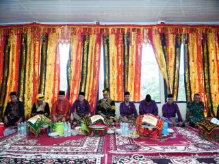 Usai Gelar Rapat Paripurna Istimewa HUT Kampar, Ketua DPRD Kampar Ikuti Makan Bajambau