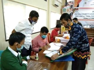 KPU Kuansing Serahkan Hasil Penelitihan Keabsahan Persyaratan bakal Cabup dan bakal Cawabup