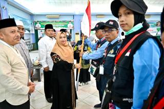 164 JCH Kloter 12 Dilepas Bupati Bengkalis, Dari Asrama Haji Embarkasi Batam Menuju Madinah