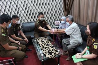 Terpidana Tipikor, Kejari Kampar Tambah Pendapatan Daerah 200 Juta Dari Denda Yang Dibayarkan