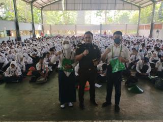 Kejari Tuban Gelar MPLS Pengenalan UU Tipikor Anti Pornografi dan Pornoaksi di SMKN 1