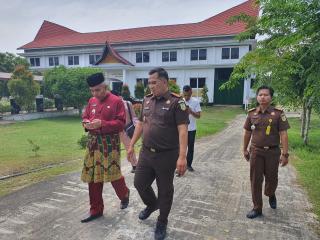 Kunjungan Silaturahmi Pj Bupati Kampar ke Kejakasaan Negeri Kampar Disambut Kajari