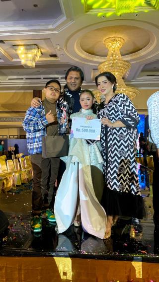 Riau Bangga, Diusia Muda Gloria Rahita Nababan Torehkan Prestasi Didunia Modeling