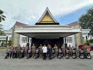 Tunjang Kinerja Kedinasan, Kasat Pol PP Kampar Terima 12 Unit Sepeda Motor