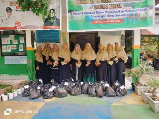 SDN 2 Bantan Gelar Kegiatan Berbagi Sembako Pada Bulan Ramadhan 1446 H