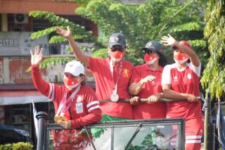 Leani Ratri Tiba di Kampar, Bupati Berikan Bonus 300 Juta dan Diarak Keliling Kota Bangkinang