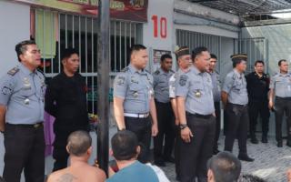 Pimpin Penggeledahan Kalapas Pasir Pengaraian dan Jajaran Periksa 8 Kamar Hunian