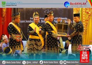 Kapolri Dianugerahi Gelar Adat LAM Riau, Bupati Rohul Apresiasi Sinergi Kearifan Lokal