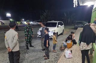 Babinsa Koramil 04/Pkl.KurasbSasar Pemudik yang Tak Pakai Masker