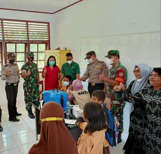 Kapten Inf M. Fadhil Tinjau Vaksinasi Untuk Anak