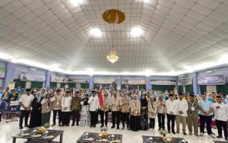 Jemaah Haji Kloter V Embarkasi Batam, Dilepas Langsung Oleh Bupati Kampar, Ahamd Yuzar