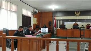 Kajari Kampar Arif Budiman Baca Isi Dakwaan di Sidang Perdana Dugaan Tipikor Irna RSUD Bangkinang