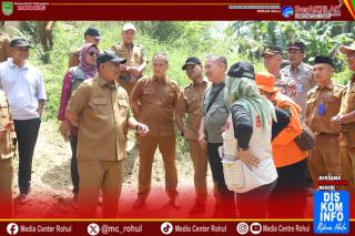 Akses Warga Terancam Bupati Rohul  Pastikan Perbaikan Jembatan Klubi di Percepat