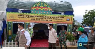 Bupati Kampar Tinjau Pos Pam Ketupat, Babinsa Koramil 16/Tapung Terima Bingkisan