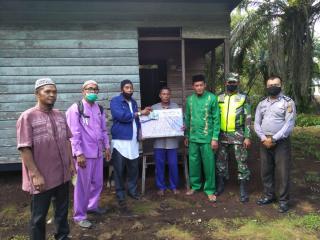 Pemerintah Desa Tenggayun Raya Serahkan BLT-DD Untuk Masyarakat