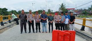 Jembatan Ujung Batu-Rohul Amblas, Mulai Hari Ini,Truk Besar Dilarang Melintas