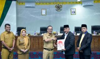 Paripurna DPRD Kampar, Pj Bupati Kampar Sampaikan Rancangan Perubahan APBD dan 7 Ranperda Tahun 2023