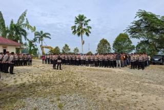 Demo Tuntut Lahan 1.500 Hektar Dibatalkan Ratusan Personel Polisi Tetap Lakukan Pengamanan di Lokasi