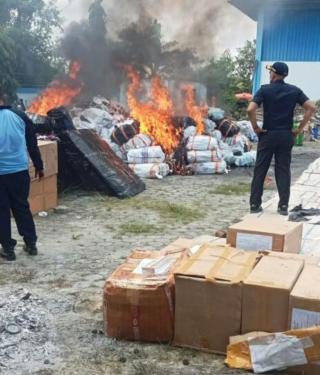 Bea Cukai Pekanbaru dan Dumai Melakukan Pemusnahan Bersama BMMN