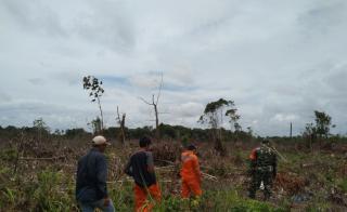 Babinsa Koramil 04/PKL Kuras, Rutin Patroli dan Sosialisasikan Cegah Karhutla 