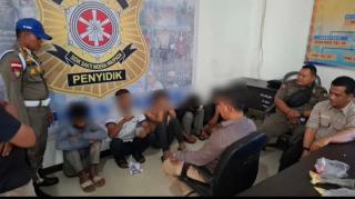 Satpol PP Kampar Jaring 8 Remaja, Diduga Sedang Asik Pesta Lem di Kawasan Taman Kota Bangkinang