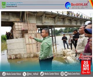 Tinjau Perbaikan Jembatan, Gubri dan Bupati Anton Pastikan Mobilitas Ujung Batu Lancar Kembali
