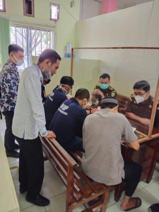 4 Tersangka Kasus Korupsi Peningkatan Jalan Teluk Jering, Kejari Kampar Terima Penyerahan Tahap II