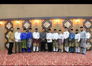 UAS Berikan Tausyiah Di Komplek Perkantoran Tenayan Raya