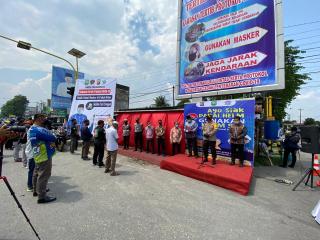 Mantapkan Kawasan Wajib Helm Dan Masker Di Kec. Tualang, Bupati Siak Apresiasi Upaya Polres Siak