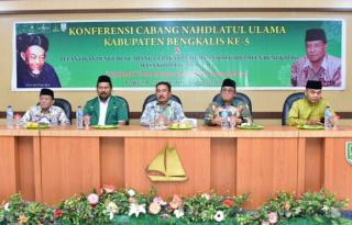 Asisten-Administrasi-Umum-Setda-Bengkalis-H-Tengku-Zainuddin-Membuka-Acara-Konferensi Cabang-(NU)-Ka