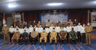 Disaksikan Bupati H. Sukiman, 65 Cakades Rohul Tanda Tangani Deklarasi Damai